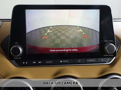 Used 2021 Nissan Sentra SV w/ SV Premium Package image 6