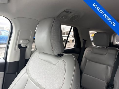 Used 2025 Ford Explorer Active w/ Active Comfort Package image 31