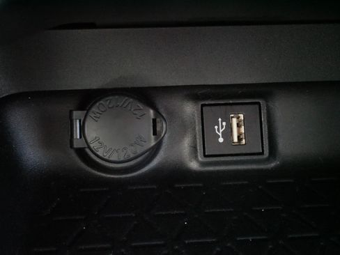Certified 2025 Toyota RAV4 XLE AWD/4WD image 29