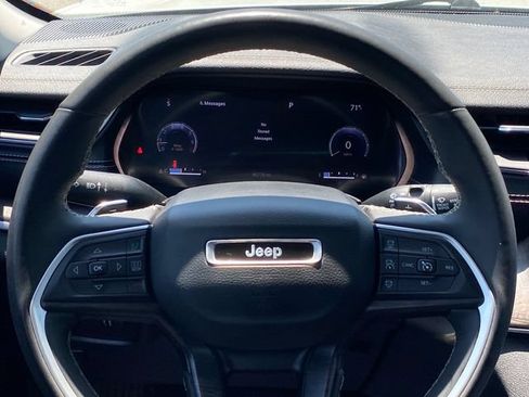 Used 2023 Jeep Grand Cherokee Limited AWD/4WD image 8