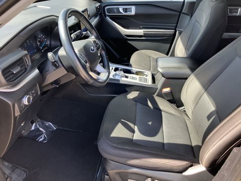 Used 2022 Ford Explorer XLT RWD image 13