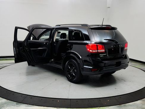 Used 2019 Dodge Journey SE w/ Premium Group FWD image 12