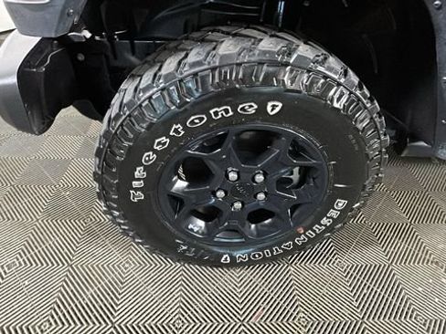 Used 2023 Jeep Wrangler Unlimited w/ Cold Weather Group AWD/4WD image 8