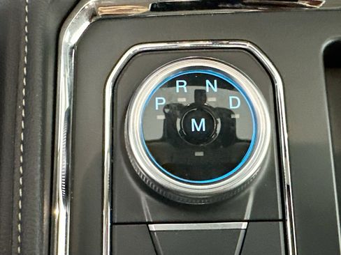 Used 2024 Ford Expedition XLT image 25