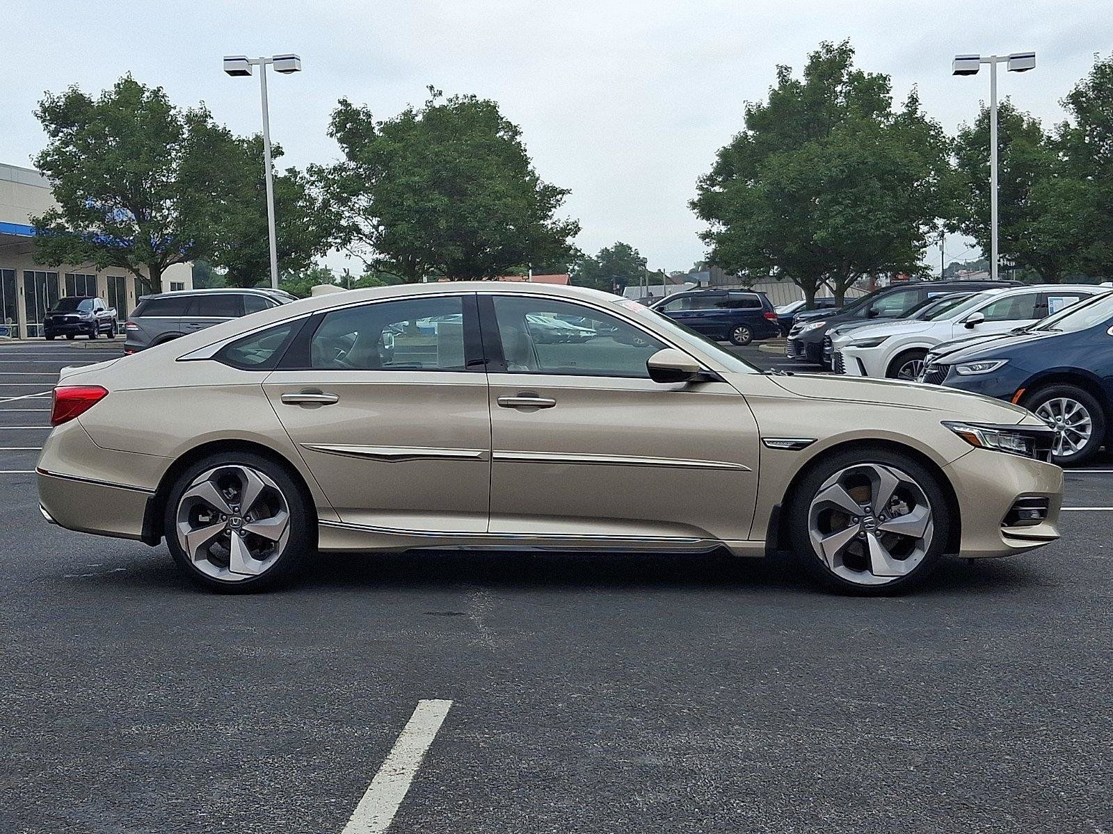 Used 2020 Honda Accord Touring image 7