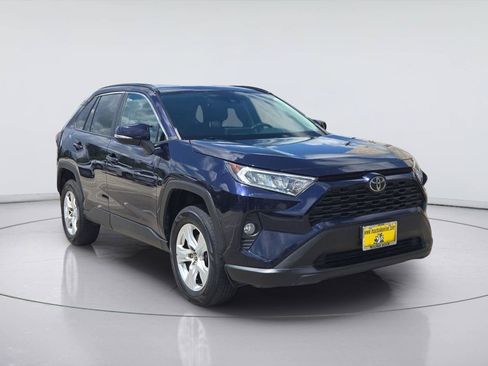 Used 2021 Toyota RAV4 XLE AWD/4WD image 7