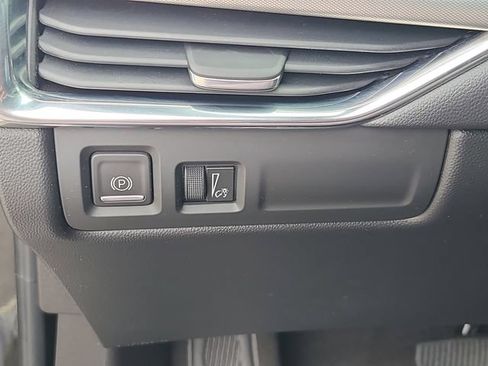 Used 2023 Cadillac XT4 Premium Luxury FWD image 26