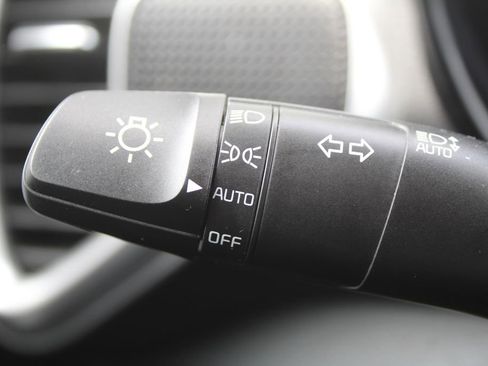 Certified 2025 Kia Soul LX FWD image 26
