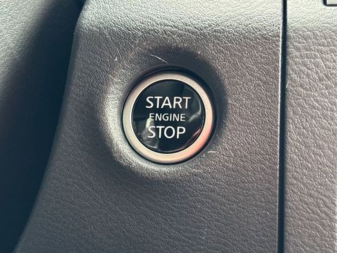 Used 2025 Nissan Frontier SV w/ SV Convenience Package image 24