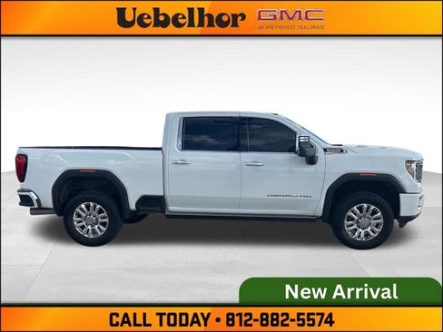 Used 2022 GMC Sierra 2500 Denali w/ Denali Ultimate Package AWD/4WD image 3