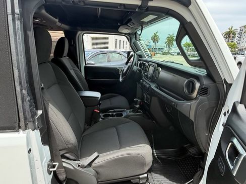 Used 2018 Jeep Wrangler Sport AWD/4WD image 11