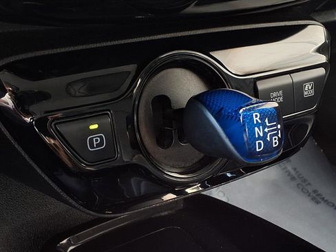 Certified 2019 Toyota Prius XLE image 11