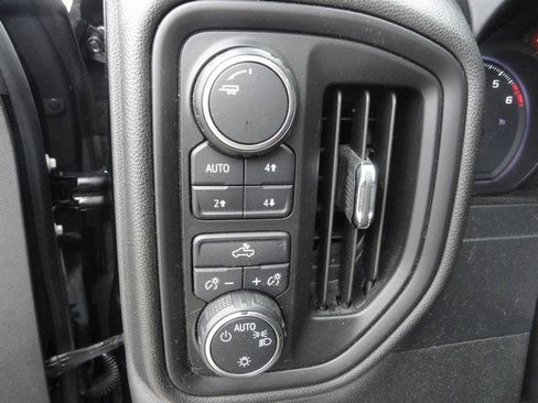 Used 2019 Chevrolet Silverado 1500 Custom Trail Boss w/ Custom Convenience Package AWD/4WD image 16