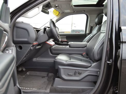 Used 2025 Ford Expedition Max Platinum AWD/4WD image 31