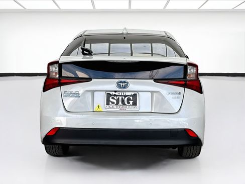Used 2021 Toyota Prius XLE FWD image 5