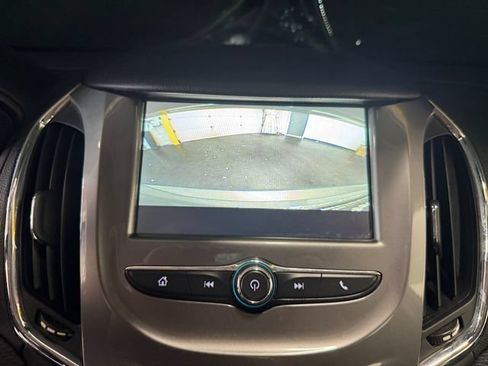 Used 2018 Chevrolet Cruze LT w/ Convenience Package FWD image 15