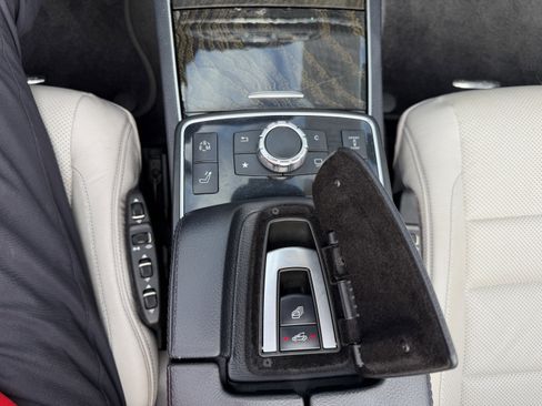 Used 2016 Mercedes-Benz E 550 Cabriolet w/ Premium 3 Package image 31