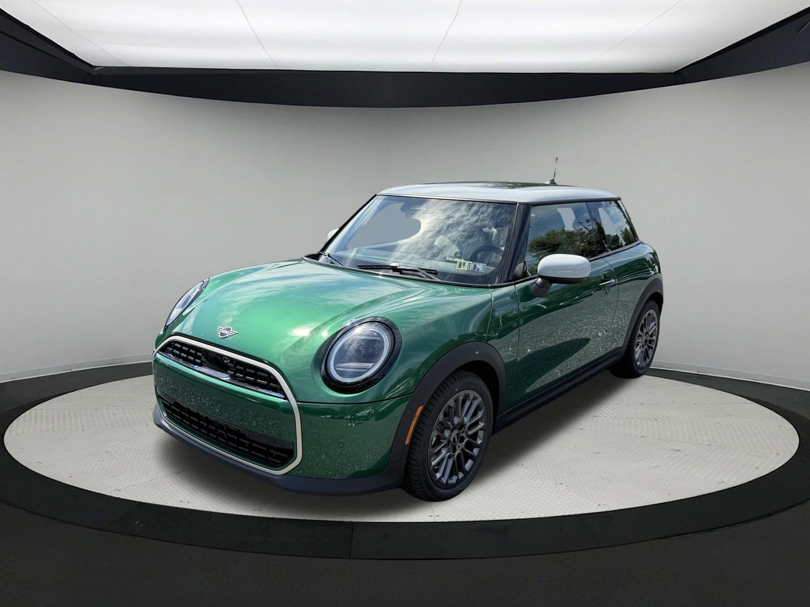 Used 2026 MINI Cooper 2-Door Hardtop FWD image 1