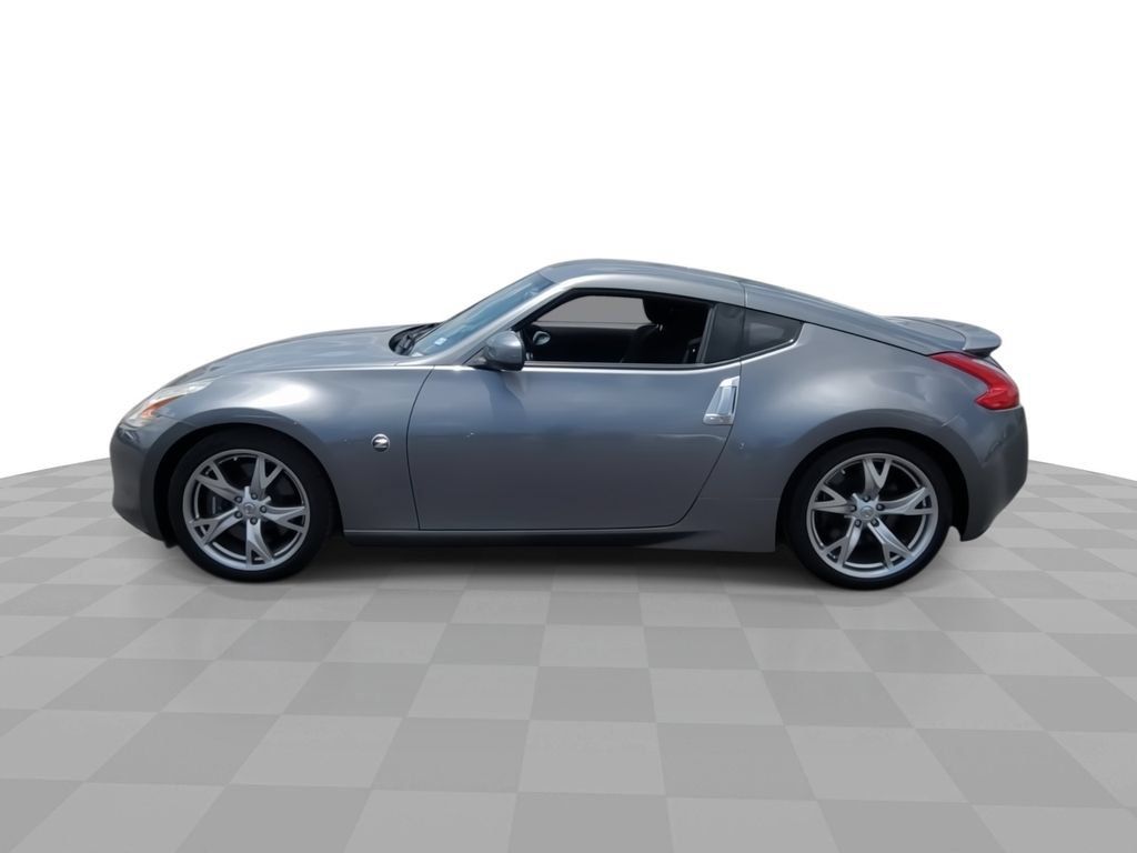 Used 2011 Nissan 370Z Coupe w/ Sport Pkg RWD image 5