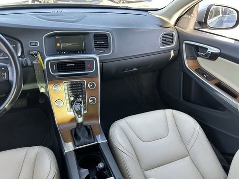 Used 2016 Volvo S60 T5 image 17