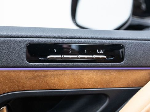 Used 2023 Lexus LX 600 4WD w/ Luxury Package image 17