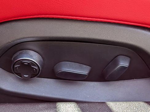 Used 2023 Chevrolet Corvette Stingray Preferred Conv w/ Stealth Interior Trim Package RWD image 33