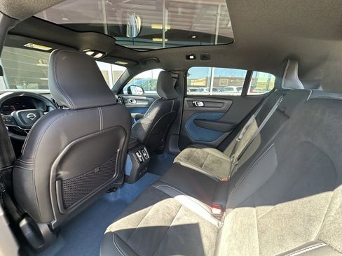 Used 2023 Volvo C40 P8 Recharge Ultimate image 31