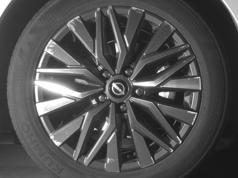 Used 2025 Nissan Altima 2.5 SV FWD image 13