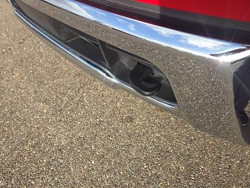 Used 2024 Nissan Titan SV w/ Accessory Utility Package image 9