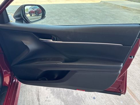Used 2021 Toyota Camry LE FWD image 20