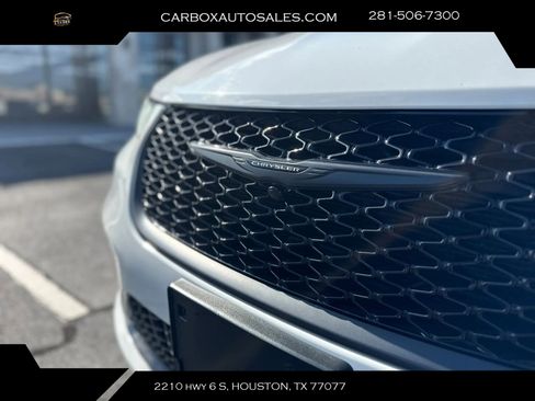 Used 2021 Chrysler Pacifica Touring w/ S Appearance Package FWD image 37