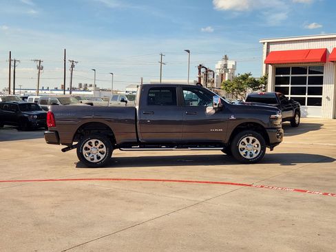 New 2026 RAM 2500 Laramie w/ Sport Appearance Package AWD/4WD image 7