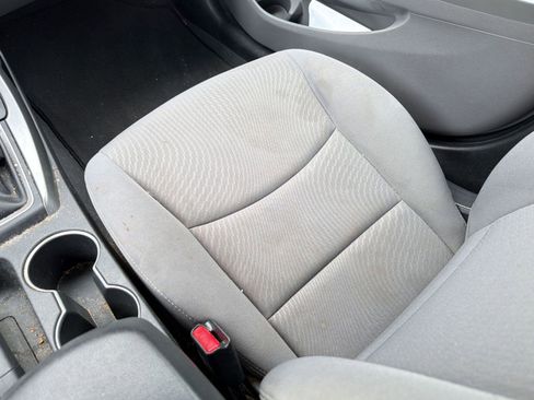 Used 2015 Hyundai Elantra SE image 28