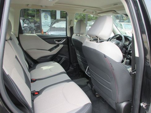 Used 2020 Subaru Forester Premium AWD/4WD image 18