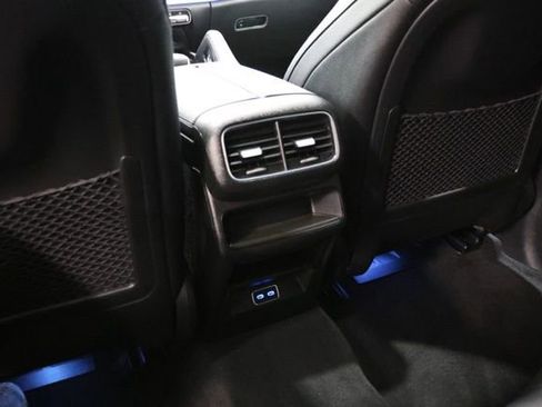 Used 2024 Mercedes-Benz GLE 450e 4MATIC image 33