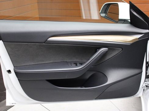 Used 2023 Tesla Model 3 Standard Range RWD image 19