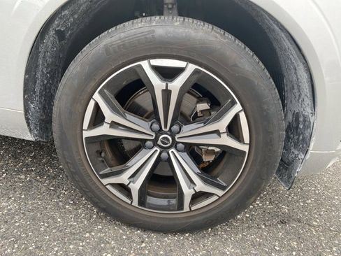 Used 2022 Volvo XC60 B5 Momentum w/ Climate Package image 9