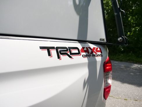 Used 2016 Toyota Tundra SR5 w/ TRD Off Road Package AWD/4WD image 25