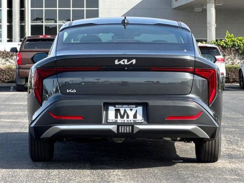 New 2026 Kia K4 LXS FWD image 5