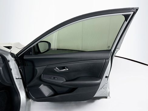 Used 2023 Nissan Sentra S image 29