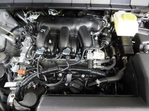 New 2026 Nissan Pathfinder Platinum AWD/4WD image 9