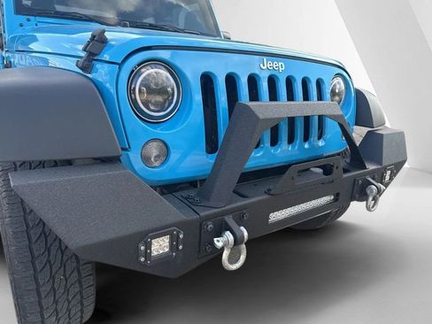 Used 2018 Jeep Wrangler Sport AWD/4WD image 25