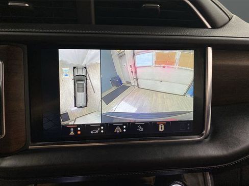 Used 2023 GMC Yukon XL Denali Ultimate AWD/4WD image 11