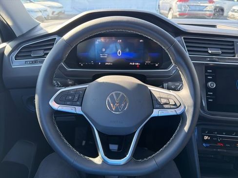 Certified 2024 Volkswagen Tiguan SE image 11