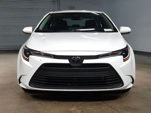 New 2026 Toyota Corolla LE FWD image 2