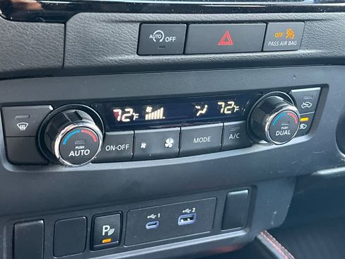 Used 2023 Nissan Frontier PRO-4X w/ Technology Package image 20