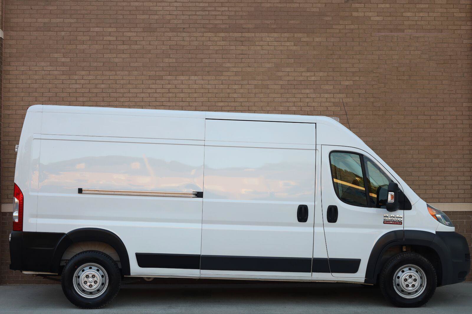 Used 2016 RAM ProMaster 2500 w/ Mopar Trailer Tow Group FWD image 3