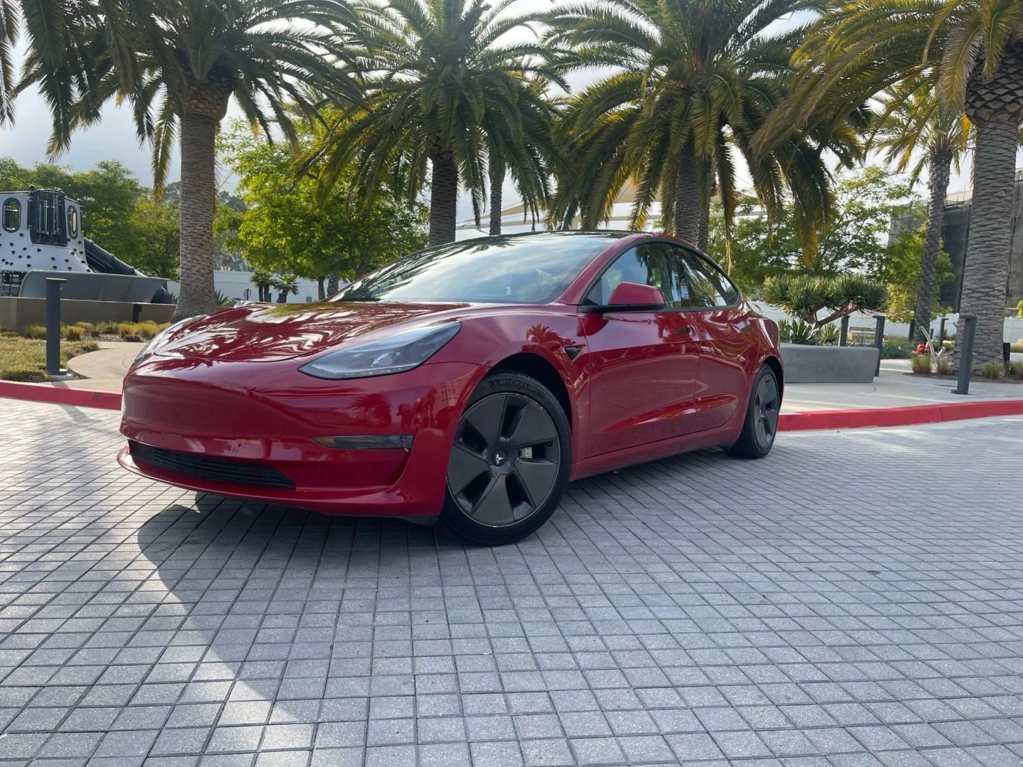 Used 2021 Tesla Model 3 Standard Range Plus RWD image 3