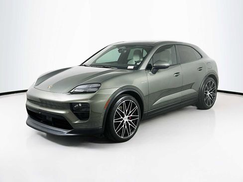 Certified 2025 Porsche Macan 4S Electric AWD/4WD image 1