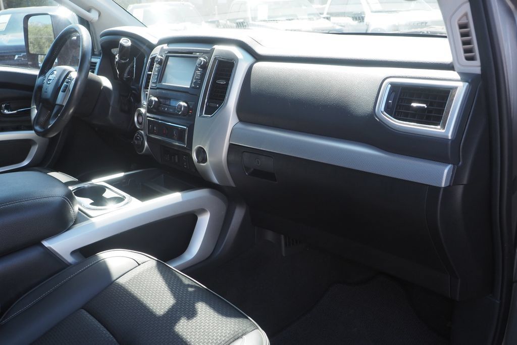 Used 2017 Nissan Titan PRO-4X AWD/4WD image 20